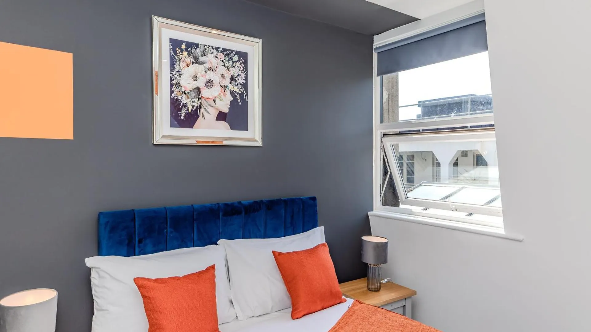 Super Central 2 Bedroom Flat Next To Brighton Shopping Center & Beach