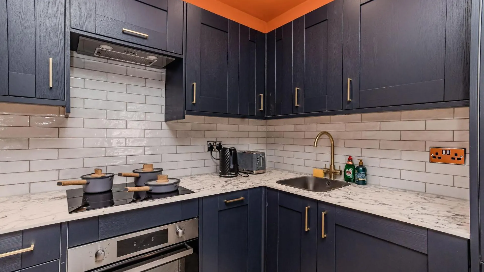 Super Central 2 Bedroom Flat Next To Brighton Shopping Center & Beach Großbritannien