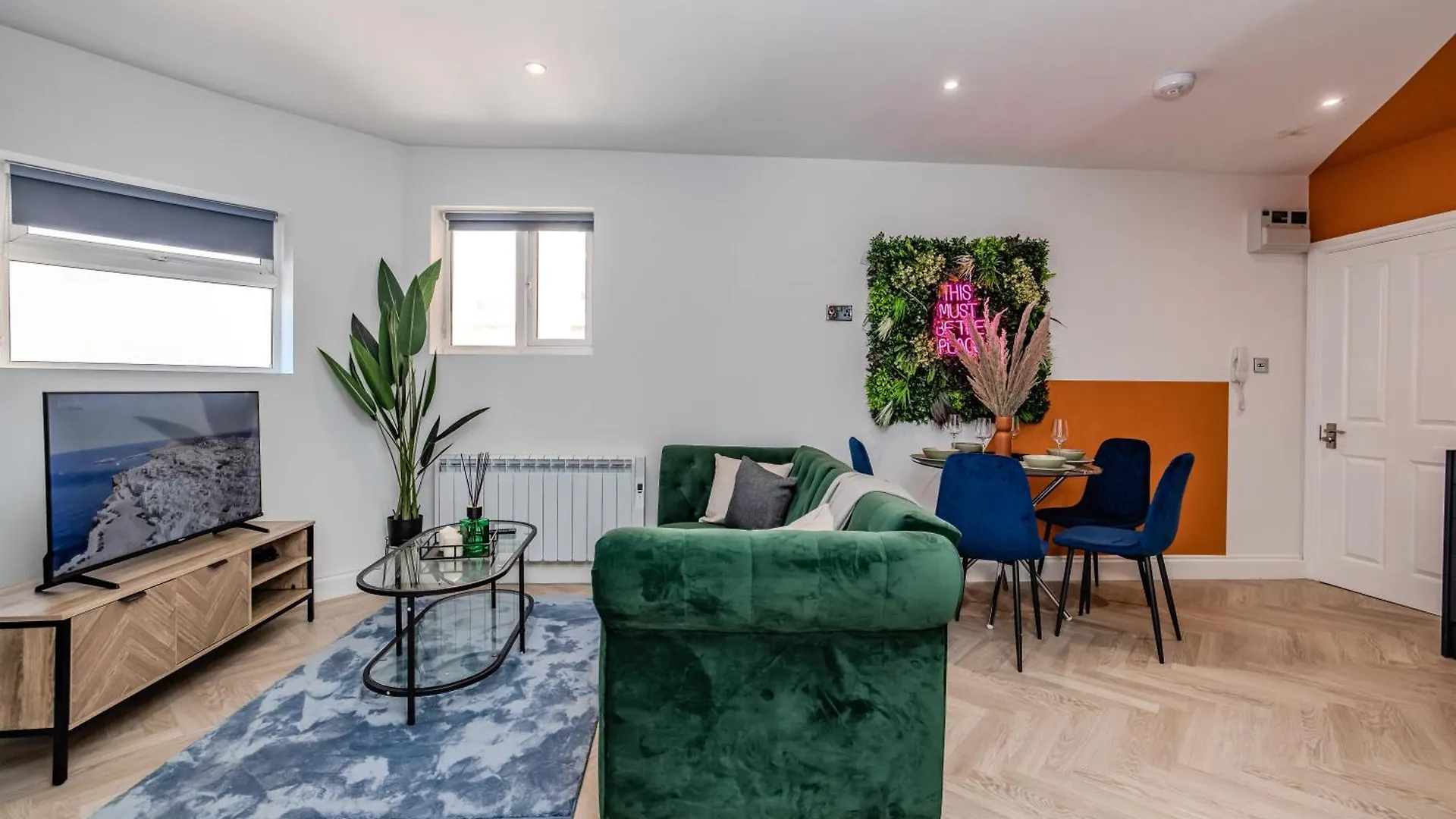 Super Central 2 Bedroom Flat Next To Brighton Shopping Center & Beach 0*,  Großbritannien